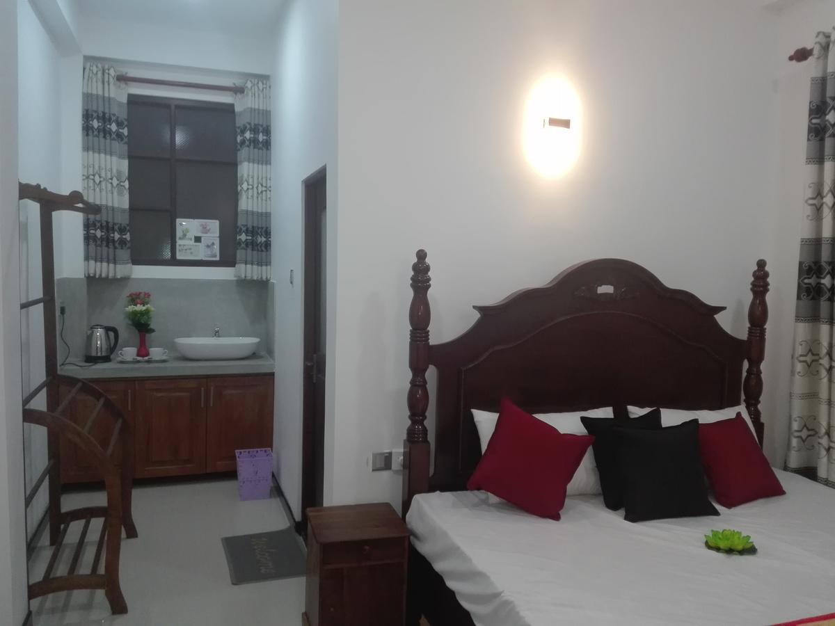 Neo Grand Bed and Breakfast Galle Esterno foto